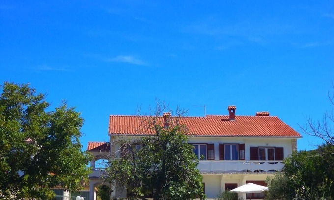 Kampor Apartment | Apartment in Kampor with Brick-Built Barbecue