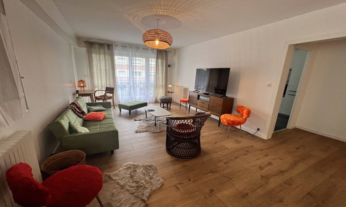 Le Mans Apartment | Apartment in Le Mans with Retro-Chic Style