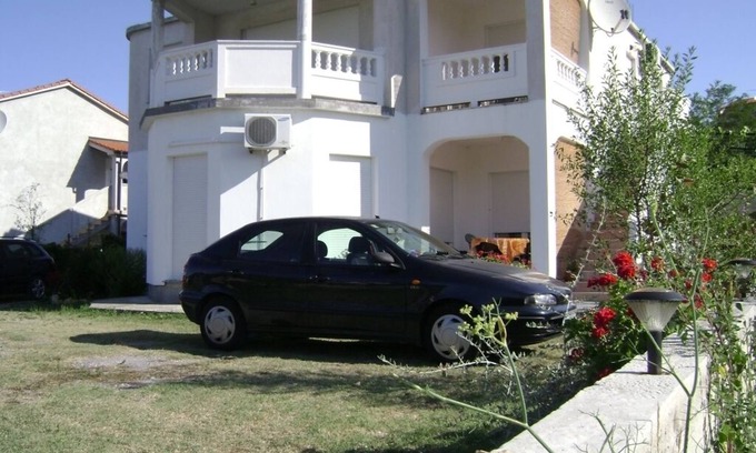 Lopar Apartment | Apartment in Lopar with Terrace, Air condition, WIFI (568-4)