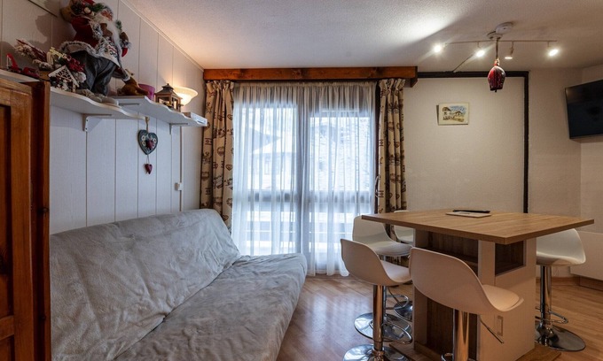 Les Esserts Apartment | Apartment in Morillon near Ski Slope