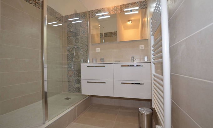 Beziers City Centre Apartment | Apartment in private mansion, in the center of the pedestrian street, parking included