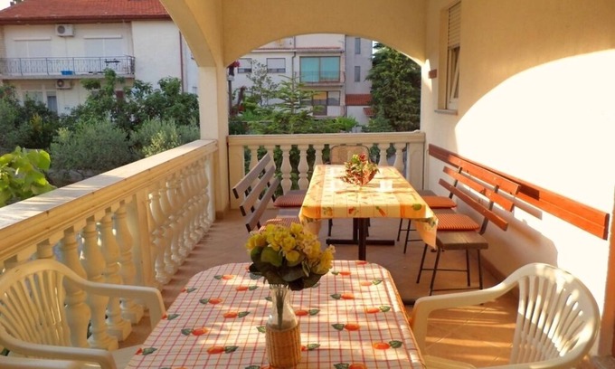 Vintijan Apartment | Apartment in Pula with Terrace, Air condition, WIFI, Washing machine (633-1)