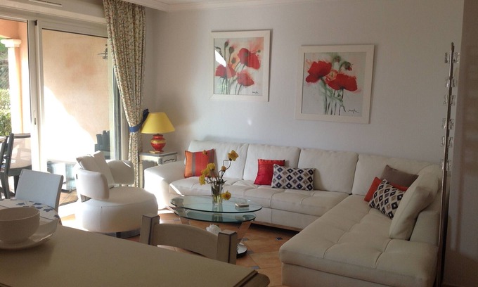 La Croix-Valmer Apartment | APARTMENT IN RESIDENCE OF STANDING GULF OF ST TROPEZ