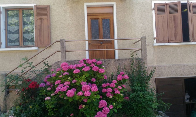 Seynod Condo | Apartment in Savoyard house