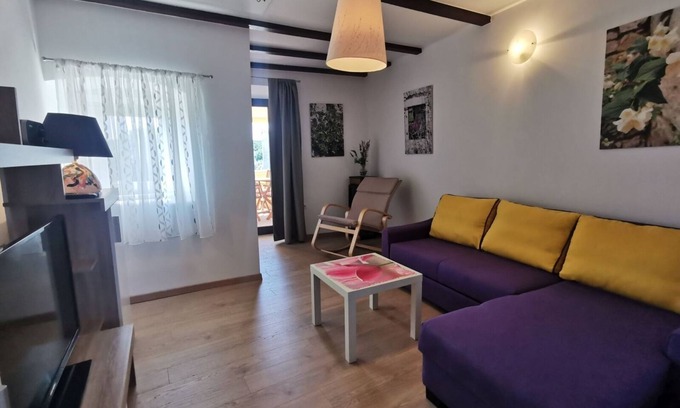 Sveti Jakov Apartment | Apartment in Stivan with Terrace, Air condition, WIFI, Washing machine (920-3)