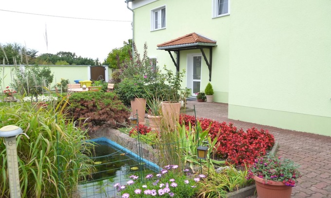 Schoenwoelkau Apartment | Apartment in the country, with pool, directly between Leipzig and the Düben Heath