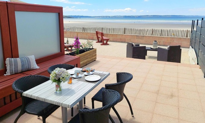 Plonevez-Porzay Apartment | Apartment in top location, sea view, direct access to the beach, Plonévez-Porzay