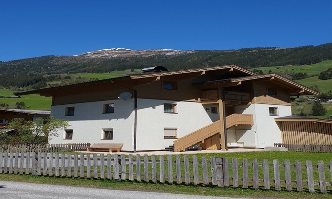 Wald im Pinzgau Apartment | Apartment in Wald near Krimml Waterfalls