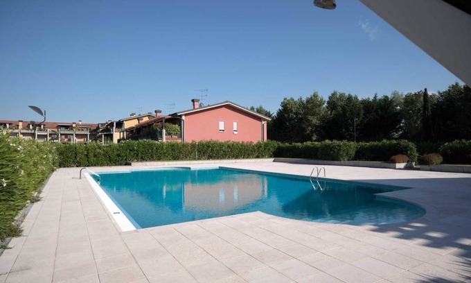 Rivoltella Apartment | Apartment for four people in a residence with swimming pool in Desenzano del Garda