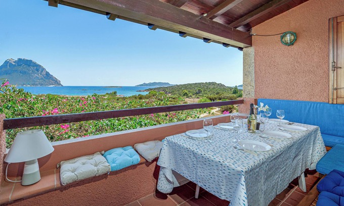 Tiriddo Apartment | Apartment 'Casa Sardina' with Sea View, Private Terrace