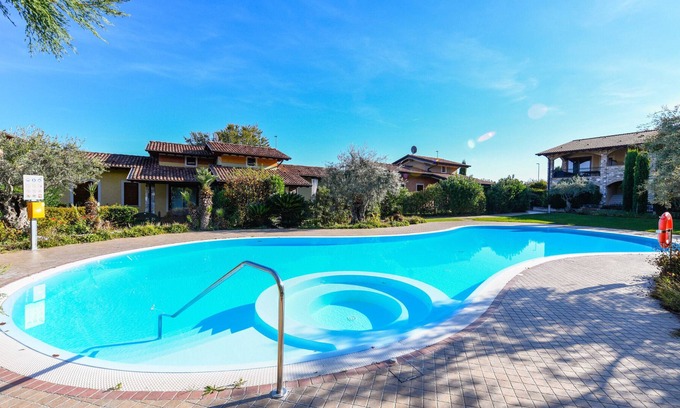 Polpenazze del Garda Apartment | Apartment 'Valtenesi' with Shared Pool, Wi-Fi and Air Conditioning