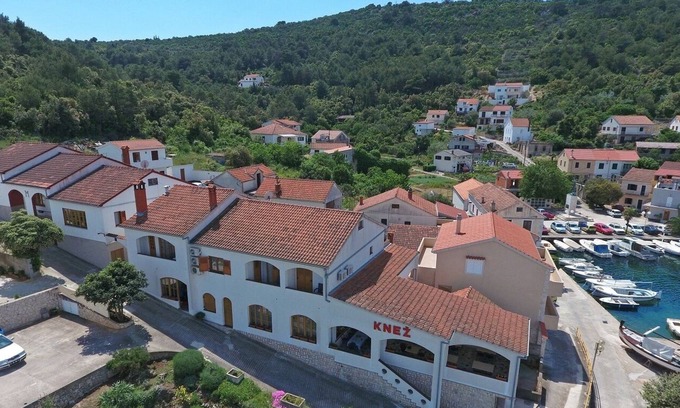 Knez Apartment | Apartment Knež with its unique island location will make your stay fullfiled