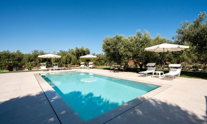 L'Assunta Apartment | Apartment 'L'Aia - 2' with Shared Pool, Wi-Fi and Air Conditioning