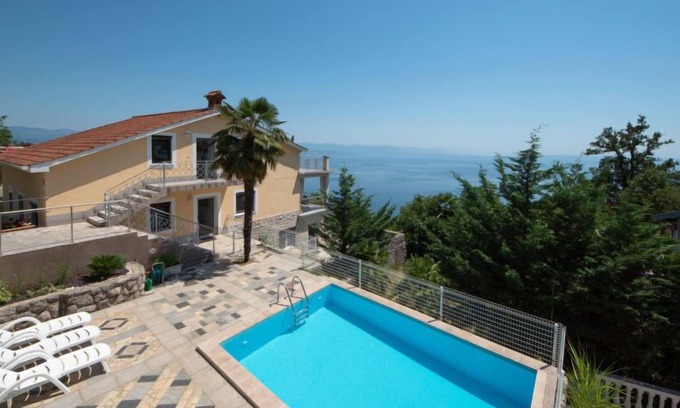 Tulisevica Apartment | Apartment La Mer by Interhome