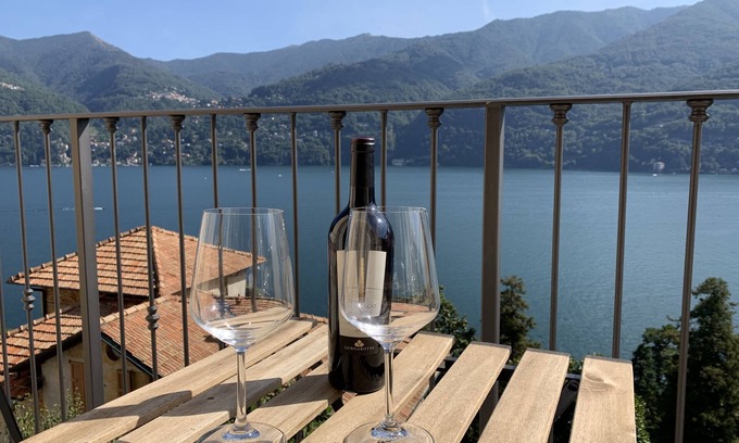 Carate Urio Apartment | Apartment La Torretta with fantastic lake views over Lake Como