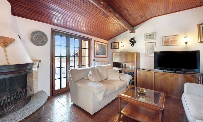 Gardone Riviera Apartment | Apartment 'Lake View' close to the Lake with Terrace & Wi-Fi