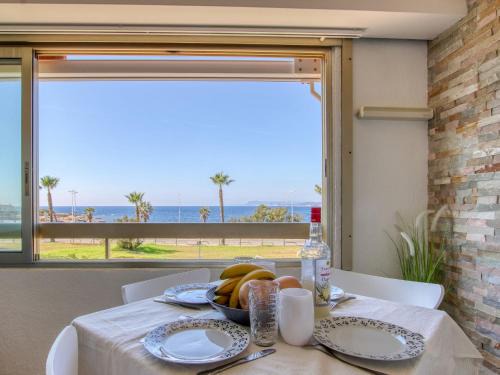 Six-Fours-les-Plages Apartment | Apartment Les Marines d'Aryana-4 by Interhome