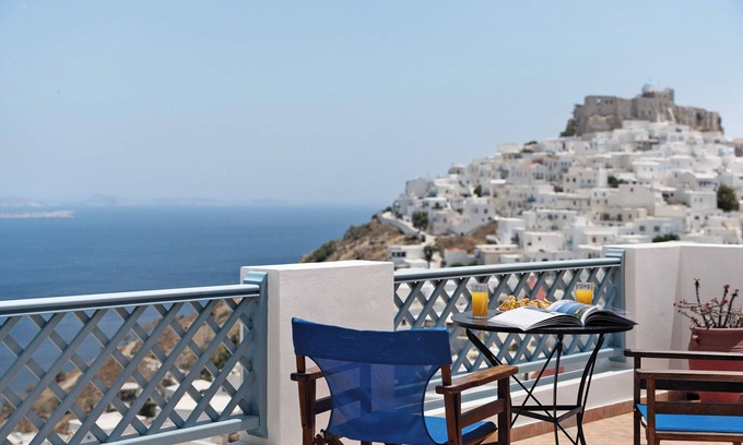 Astypalaia Apartment | Apartment 'Lefkanthemo' with Sea View, Wi-Fi and Air Conditioning