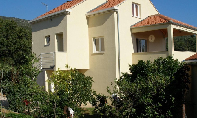 Molunat Apartment | Apartment "Leni" with view of the water