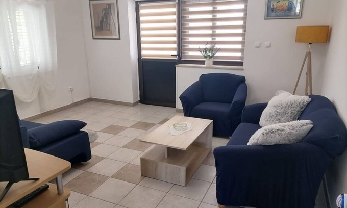 Loviste Apartment | Apartment Ljube (102801-A3) - Loviste