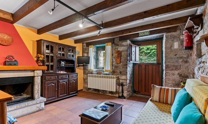 Caunedo House | Apartment 'Lorences C' with Mountain View