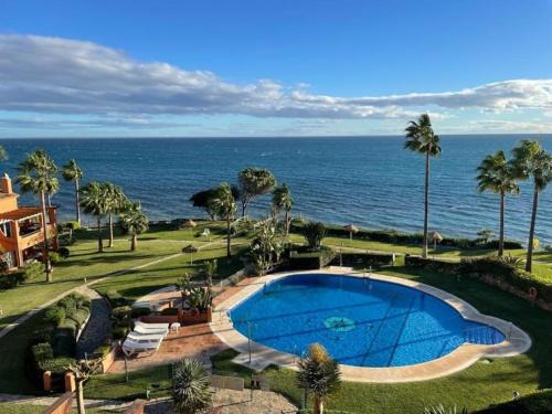 New Golden Mile Apartment | Apartment Los Molinos on the beachfront with pool