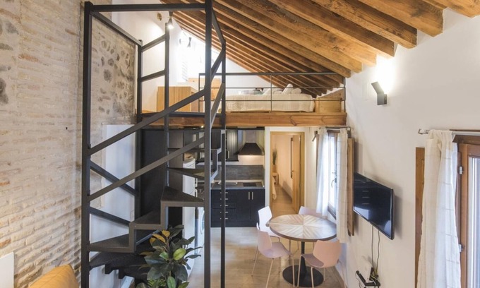 Toledo City Center Apartment | Apartment Madera y Piedra