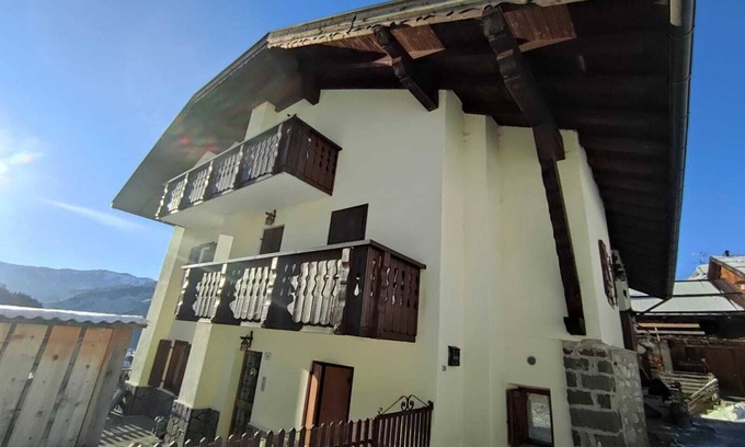 Moena Apartment | Apartment 'Maema' with Mountain View and Balcony