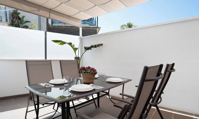 Chiclana de la Frontera Apartment | Apartment 'Mariola' with Private Terrace and Air Conditioning