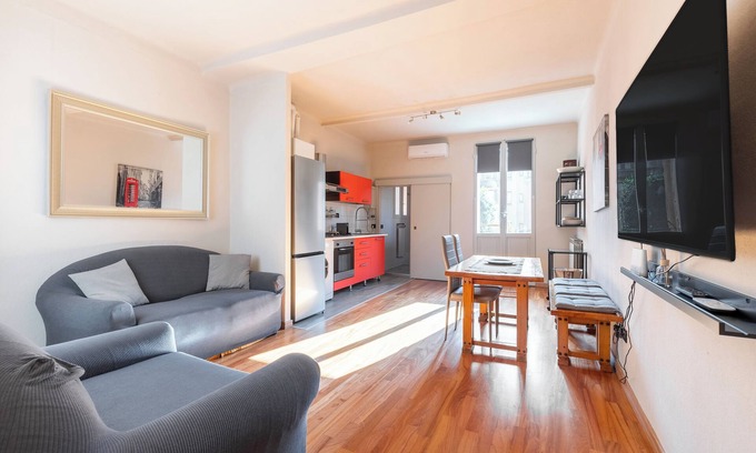 Historic Center Apartment | Apartment 'Mirasole House' with Wi-Fi and Air Conditioning