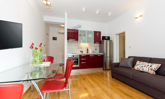 Split Apartment | Apartment MM