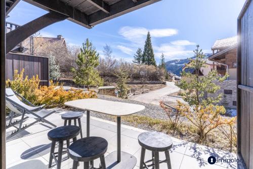 Saint-Etienne-de-Tinee Apartment | Apartment near Mont D'auron