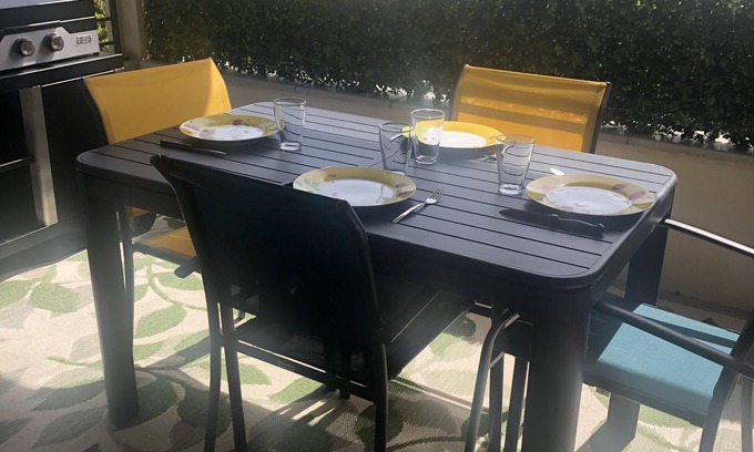 Saint-Cyr-sur-Mer Apartment | Apartment near the village and 2 km from the beach