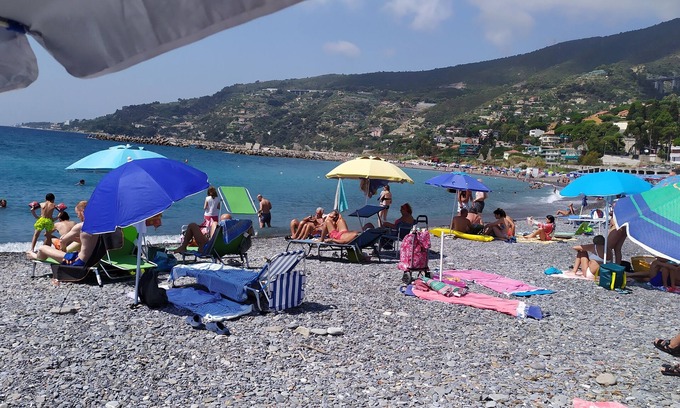 Sanremo Apartment | Apartment on 2 floors. In a hilly area at 2 km from the beach