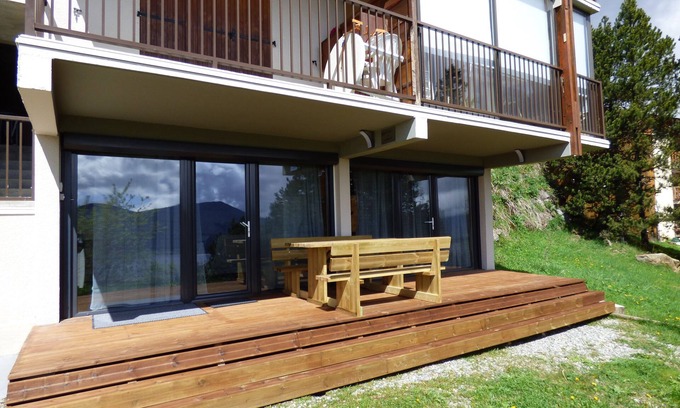 Les Angles Apartment | Apartment on the ground floor with terrace. Nice view.100m from the slopes.Quiet