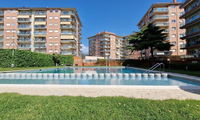 Malgrat de Mar Apartment | Apartment on the Paseo Marítimo 3 minutes from the beach, community pool, free Wi-Fi, excellent location, bars, restaurants and shops. Vivalidays Luis.