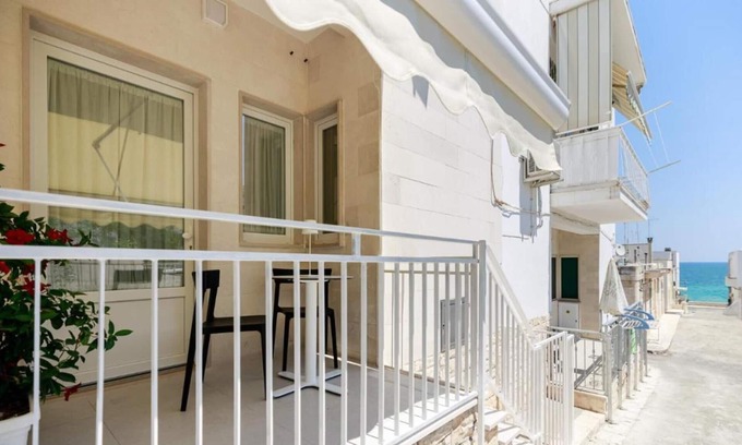 Capitolo Apartment | Apartment 'Paramar - Capitolo' with Sea View, Wi-Fi and Air Conditioning