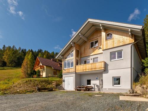 Hochrindl Apartment | Apartment Pistenblick Gross by Interhome