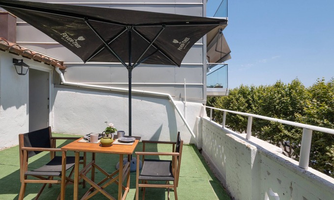 Arenys de Mar Apartment | Apartment 'Portblanc Front' with Sea View, Wi-Fi and Air Conditioning