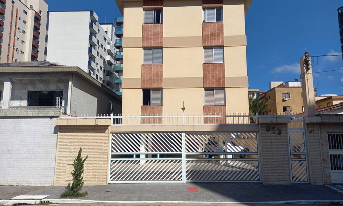 Boqueirao Apartment | APARTMENT PRAIA GRANDE GUILHERMINA WITH GARAGE NEAR THE BEACH