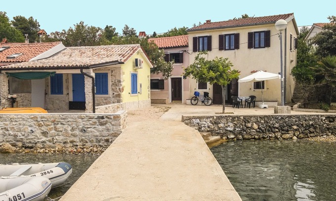 Punta Kriza Apartment | Apartment Punta Orange 5m from the sea, island Cres