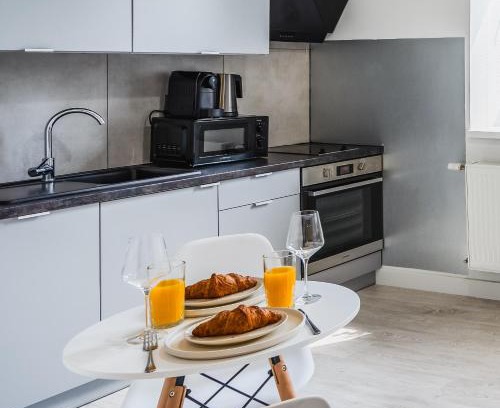 Brzezinka Apartment | Apartment Quiet Street 11/5E