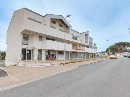 Meschers-sur-Gironde Apartment | Apartment Résidence Le Centre by Interhome