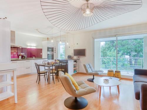 Quiberon Apartment | Apartment Résidence Sainte Anne by Interhome