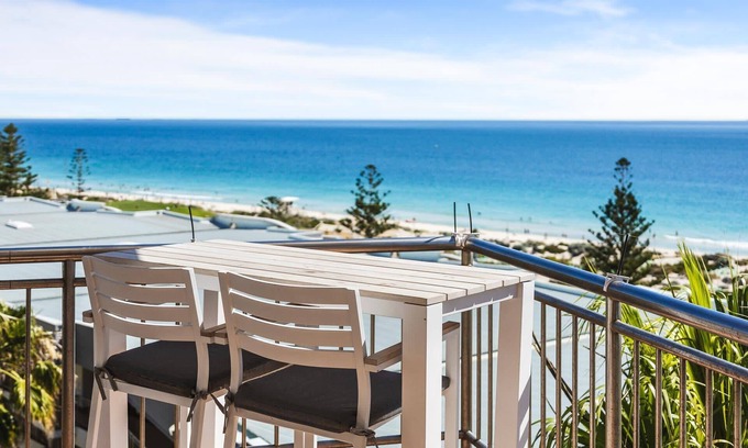 Scarborough Apartment | Apartment R306 - ultimate beachfront destination!