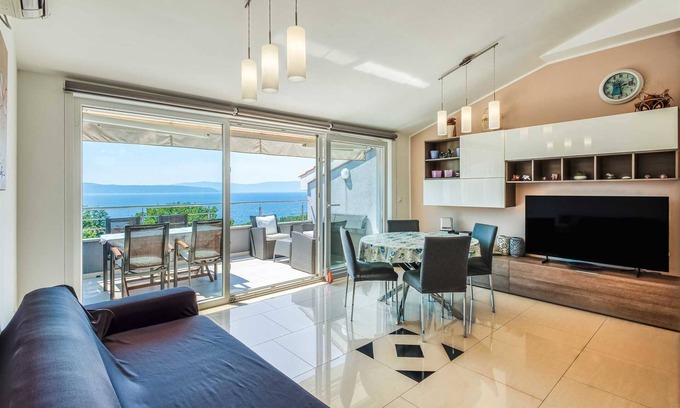 Njivice Apartment | Apartment Roberto with a sea view