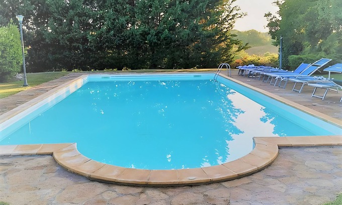 Alghero Apartment | Apartment 'Rosmarino' with Shared Pool, Wi-Fi and Air Conditioning