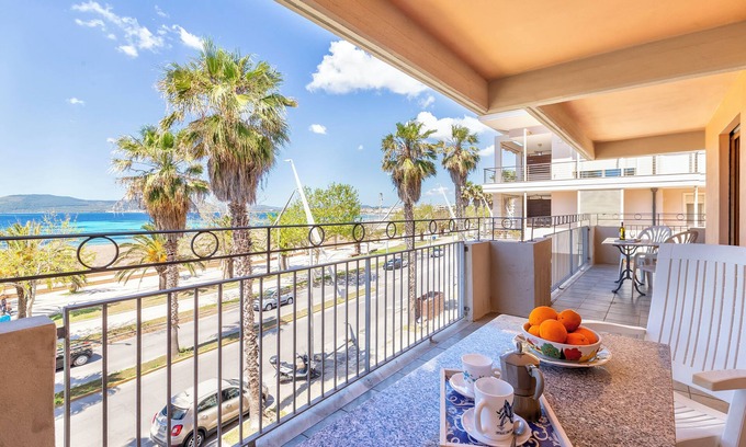 Pivarada Apartment | Apartment "Rosso Marrone" with Sea View, Private Terrace & Wi-Fi