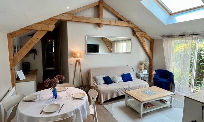 Rotheneuf-Le Pont Apartment | Apartment same level, 3 min walk to beach, Garden