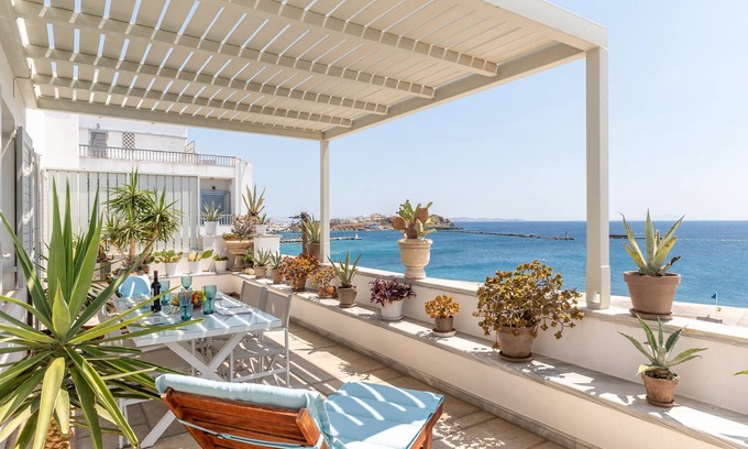 Tinos Apartment | Apartment 'Sea Horse 2 Tinos' with Sea View, Wi-Fi and Air Conditioning